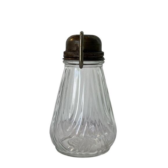 Vintage Clear Glass Nut Spice Grinder Turn Decor Retro Granny Cottage Farm House - Picture 4 of 7